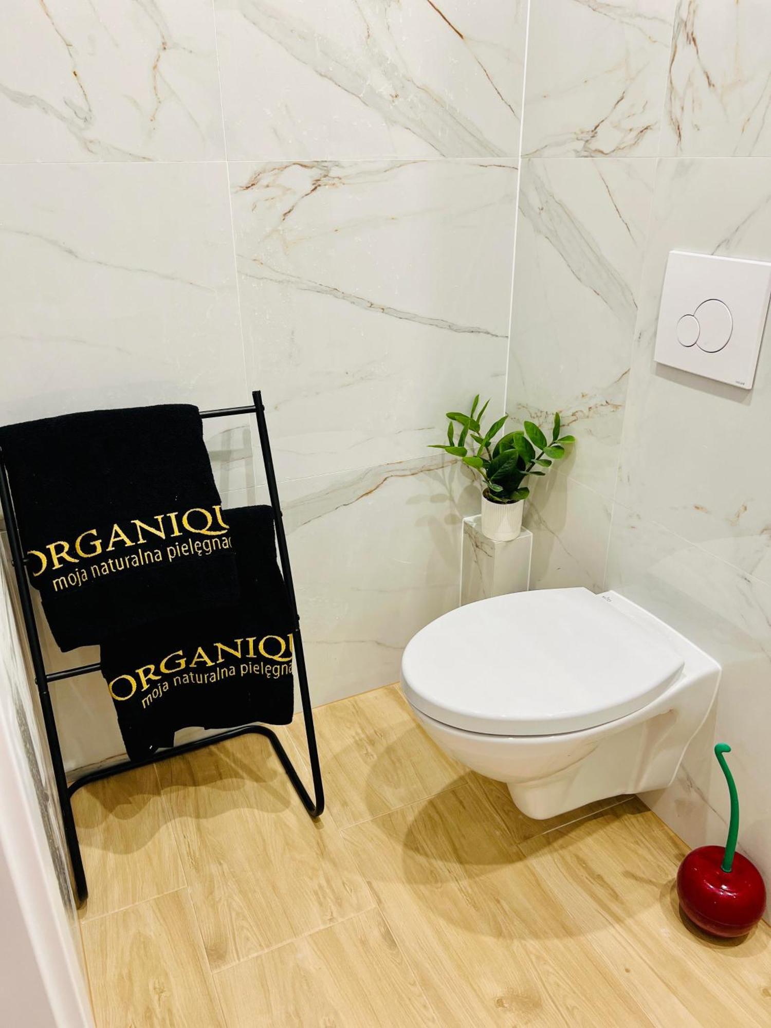 Apartament Happy Place Family & Business Targi 凯尔采 外观 照片